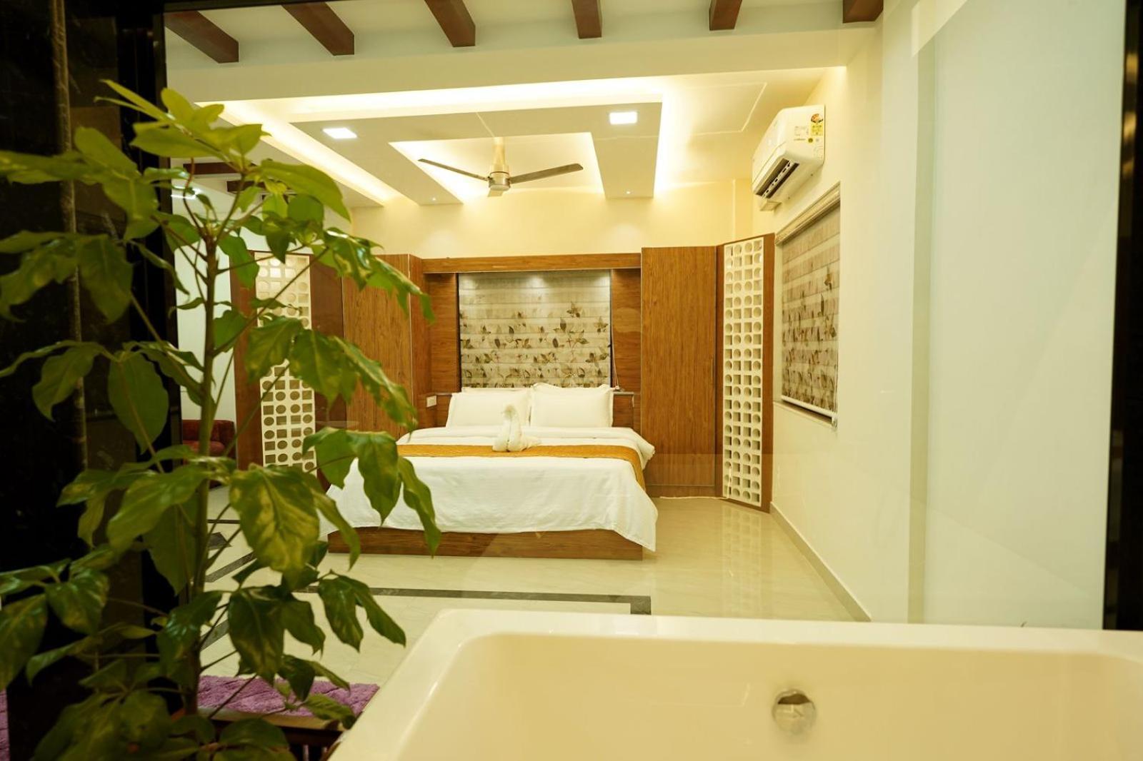 Отель Krishnakripa Premium Residency Коччи Экстерьер фото