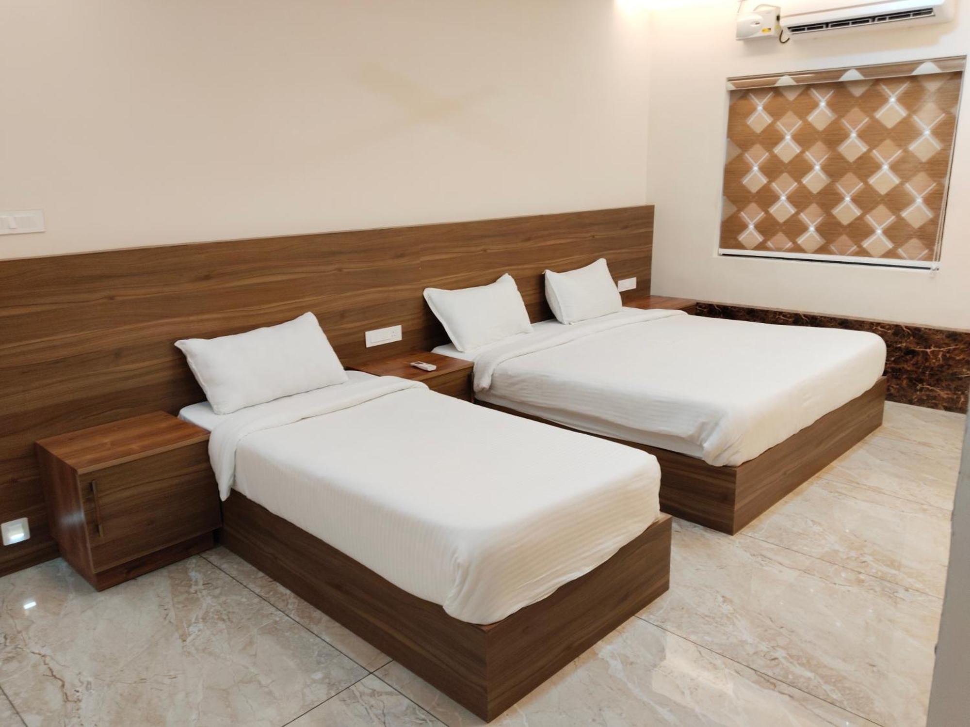 Отель Krishnakripa Premium Residency Коччи Экстерьер фото
