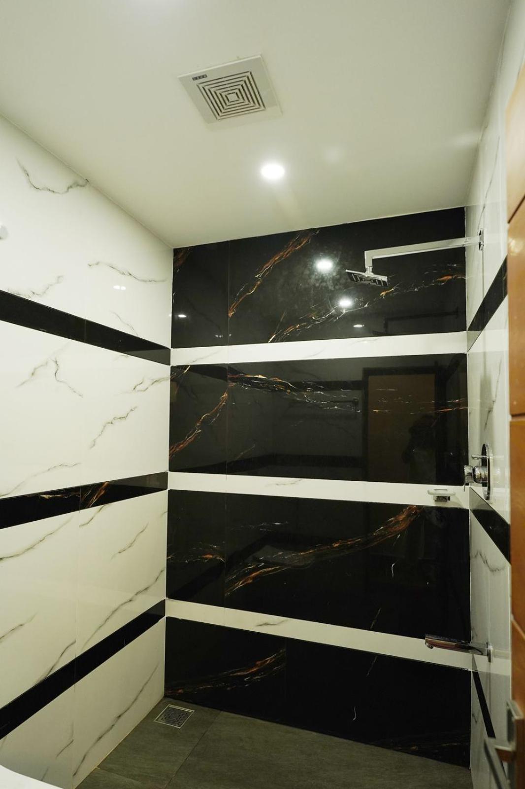 Отель Krishnakripa Premium Residency Коччи Экстерьер фото