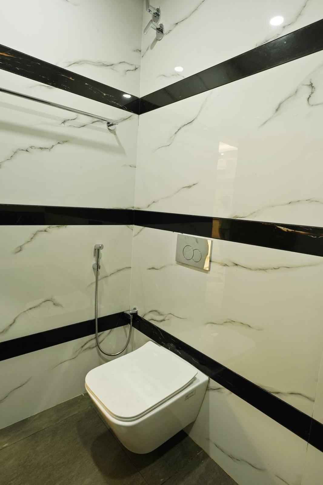 Отель Krishnakripa Premium Residency Коччи Экстерьер фото