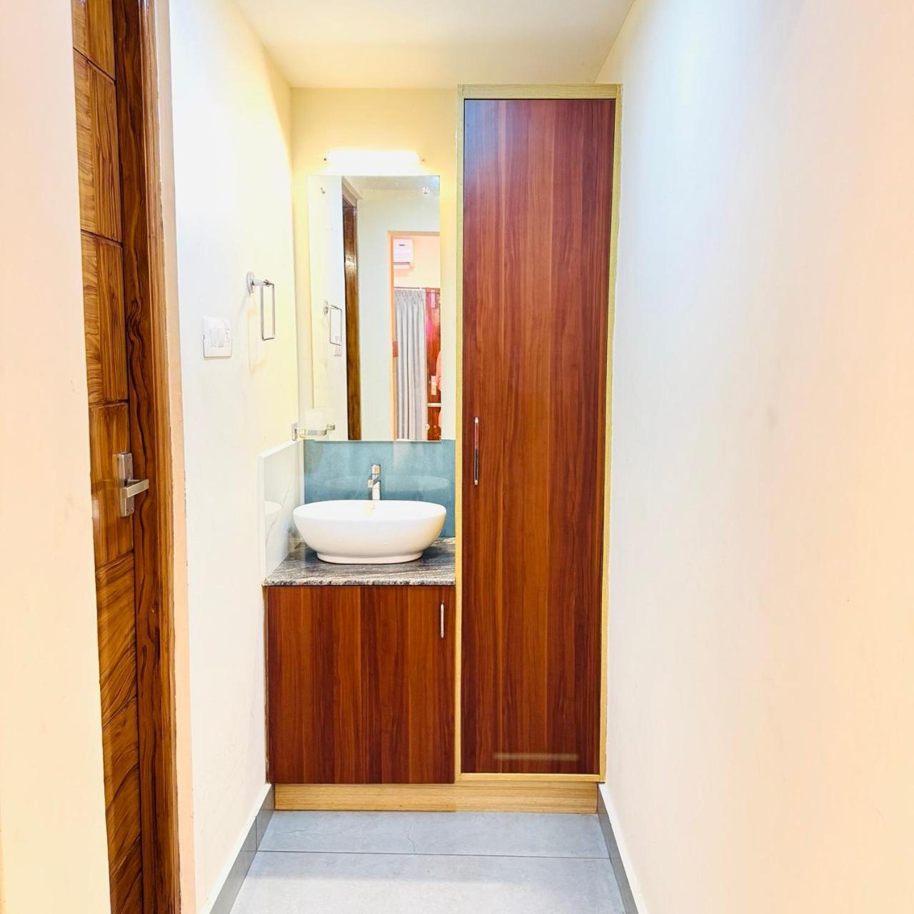 Отель Krishnakripa Premium Residency Коччи Экстерьер фото